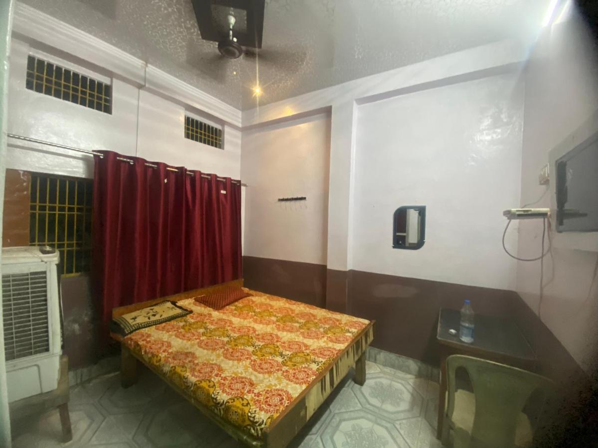 Hotel Yatri Niwas Варанасі Екстер'єр фото